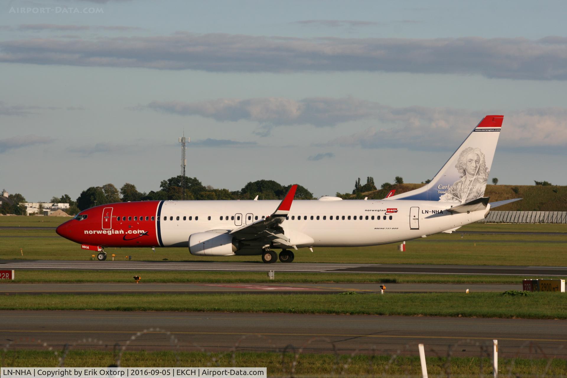 LN-NHA, 2014 Boeing 737-8JP C/N 41129, LN-NHA just arrived rw 04L
