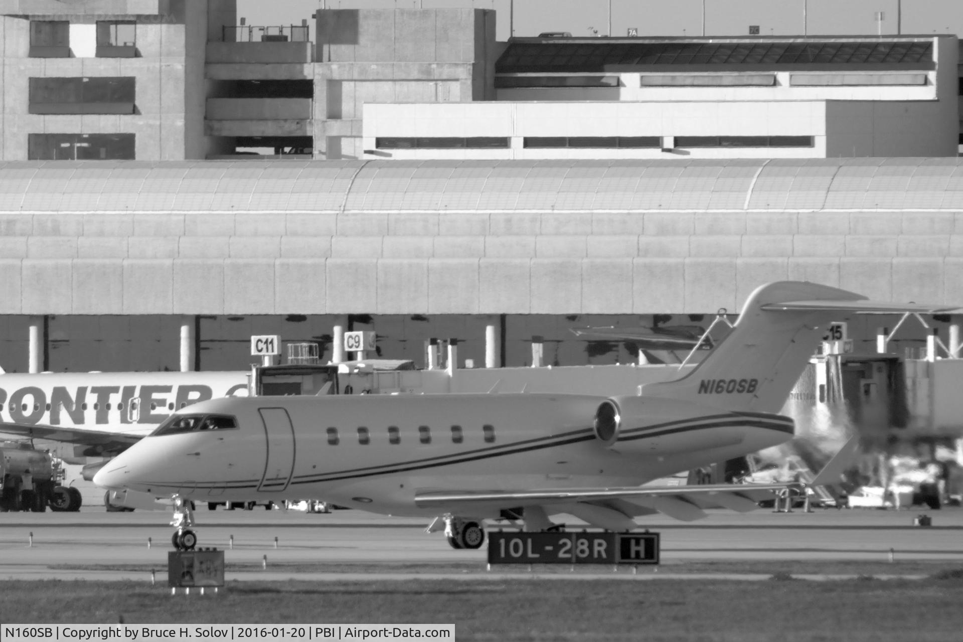 N160SB, Bombardier Challenger 300 (BD-100-1A10) C/N 20293, taxiing