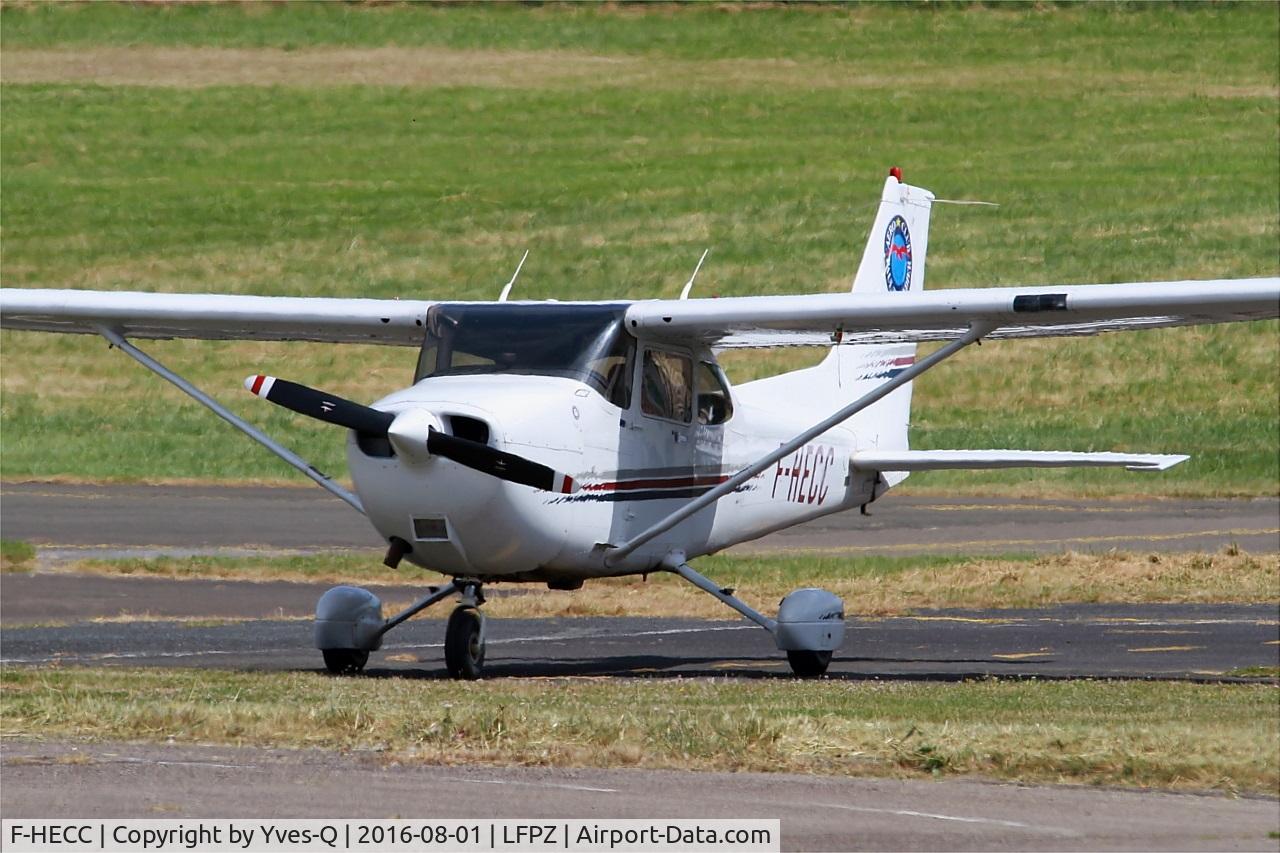 F-HECC, 1997 Cessna 172R C/N 17280306, Cessna 172R Skyhawk, Parking area, Saint-Cyr-l'École Airfield (LFPZ-XZB)