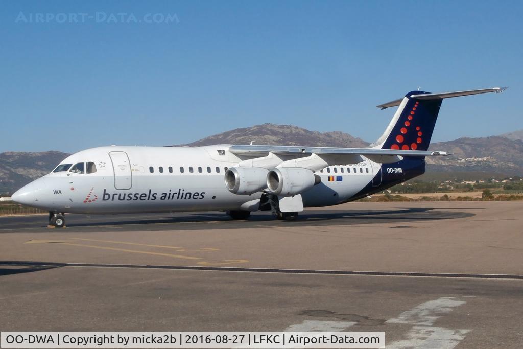 OO-DWA, 1997 British Aerospace Avro 146-RJ100 C/N E3308, Parked