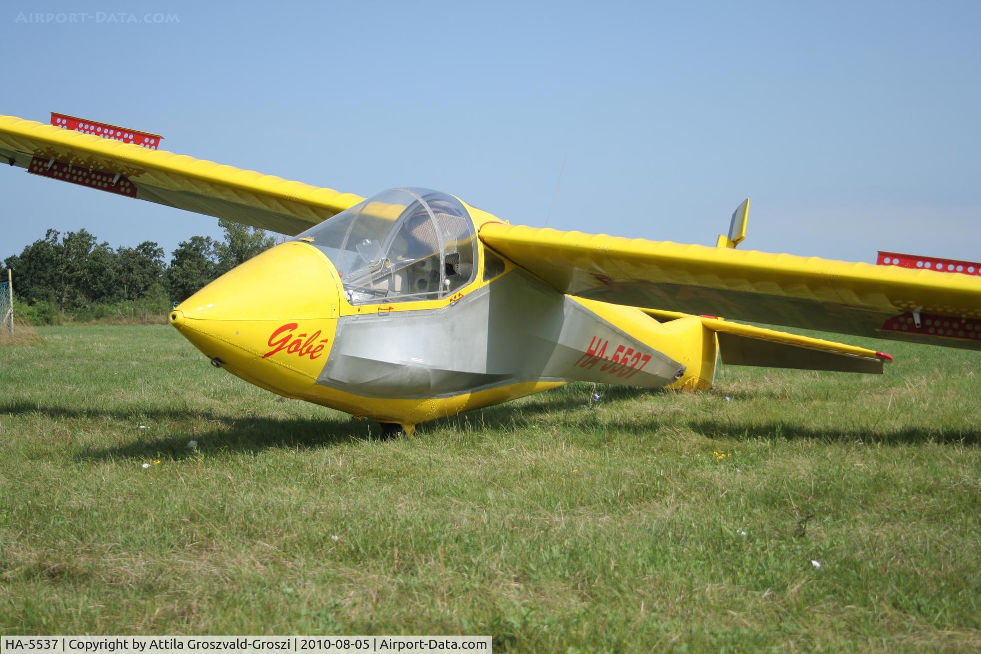 HA-5537, 1988 Rubik R-26SU Góbé 82 C/N AA800053, Kenderes Airfield, Hungary