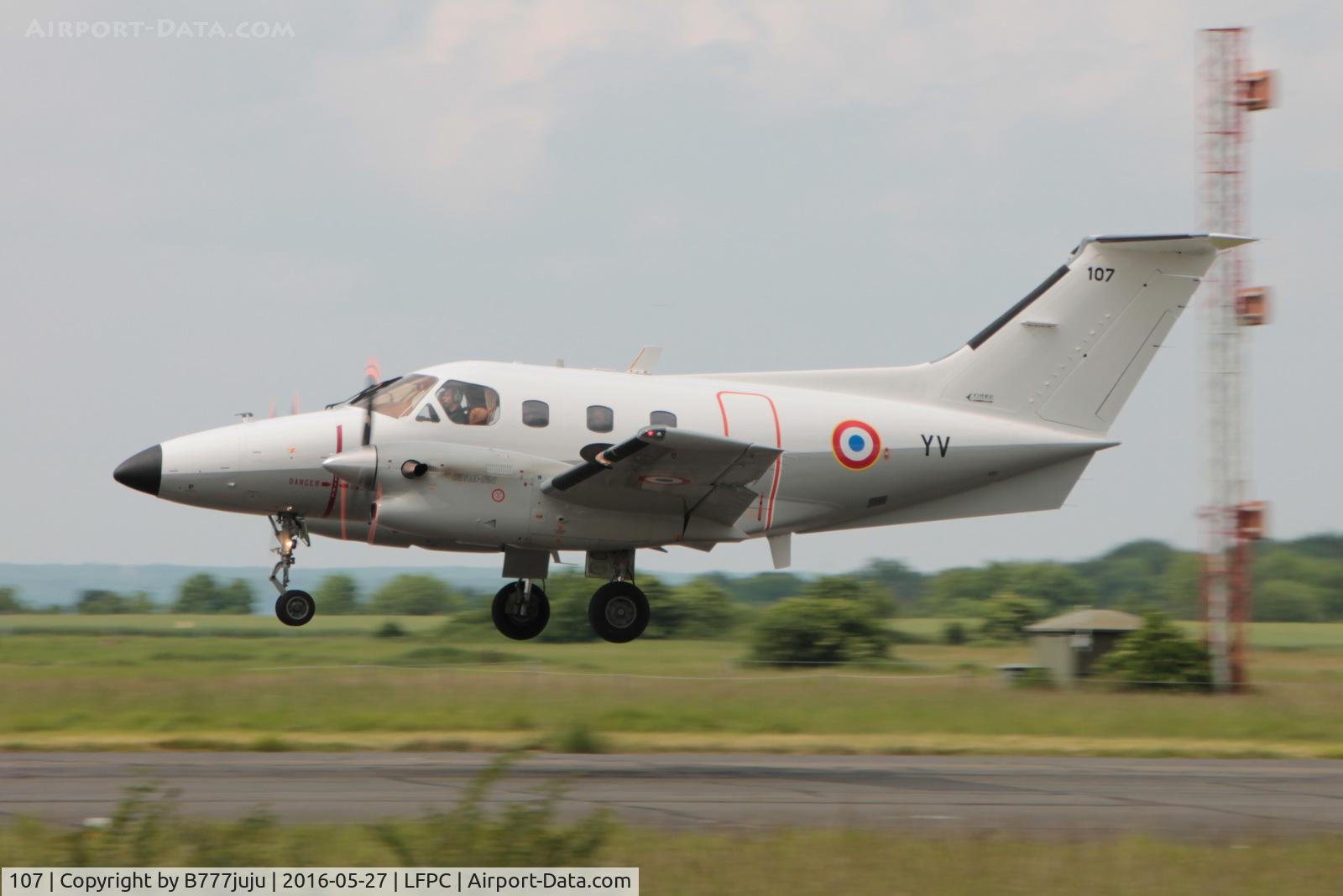 107, Embraer EMB-121AA Xingu C/N 121107, at Creil