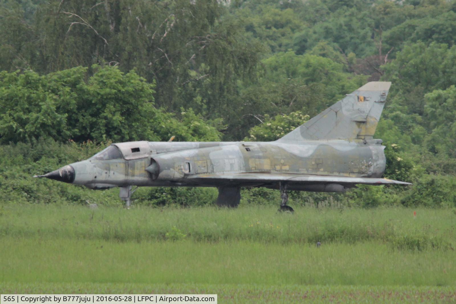 565, Dassault Mirage IIIE C/N 565, at Creil