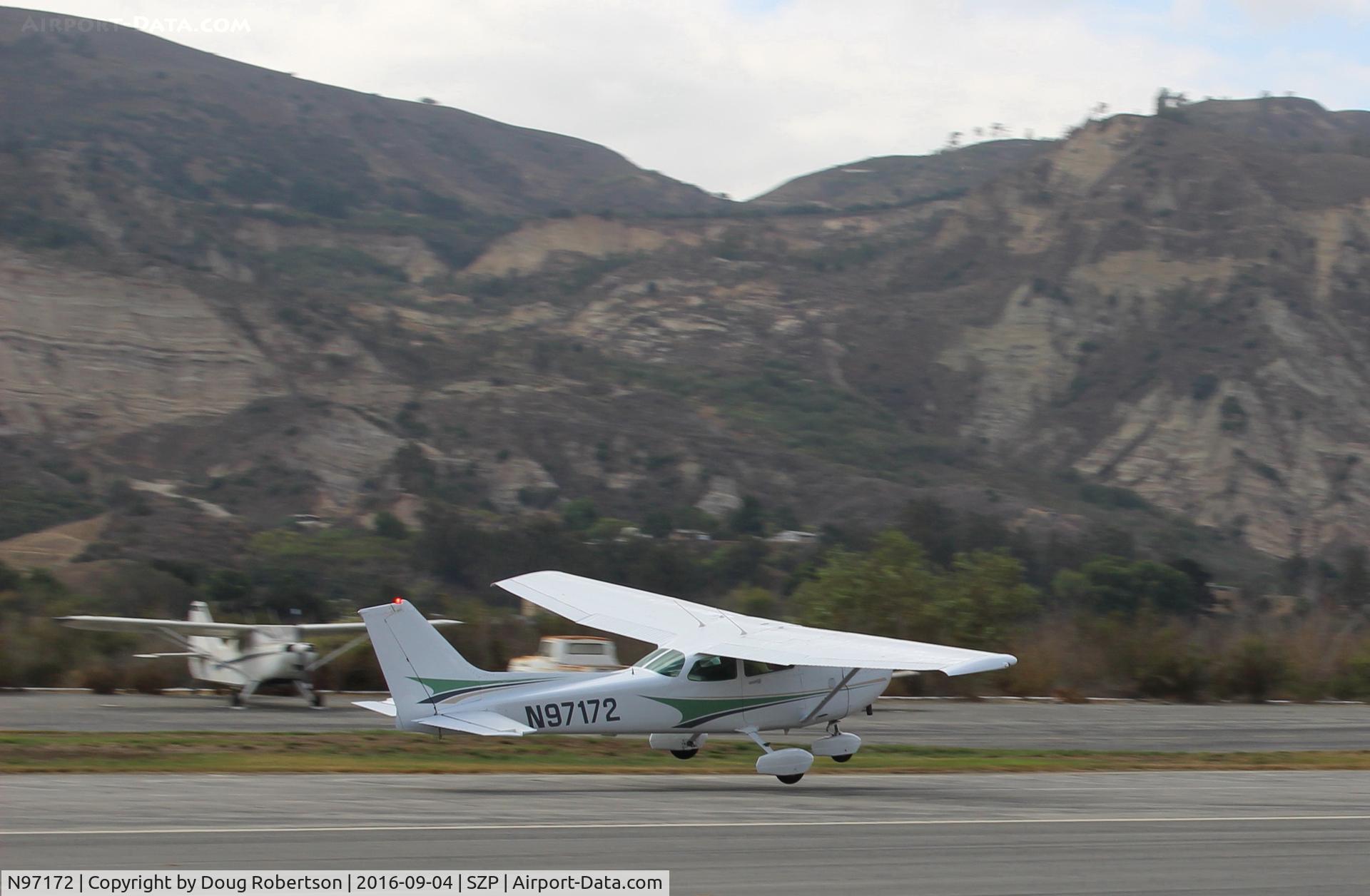 N97172, 1984 Cessna 172P C/N 17276162, 1984 Cessna 172P SKYHAWK, Lycoming O-320-D2J 160 Hp, training flight takeoff Rwy 22