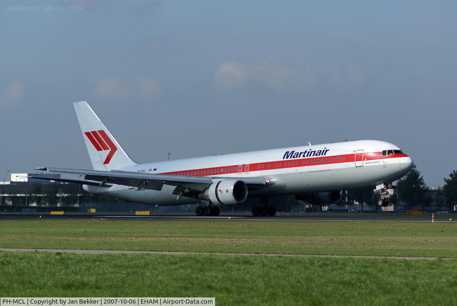 PH-MCL, 1992 Boeing 767-31A/ER C/N 26469, Landin on the Kaaagbaan at Schiphol