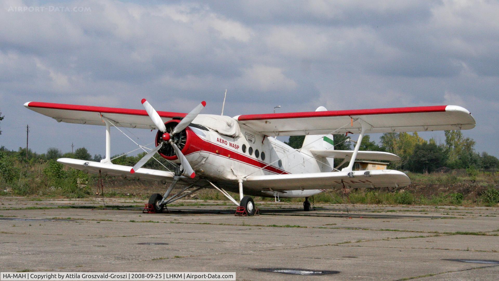 HA-MAH, 1977 PZL-Mielec An-2R C/N 1G178-39, Kunmadaras Airport, Hungary
