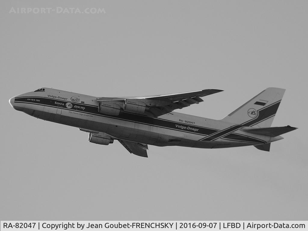 RA-82047, 1992 Antonov An-124-100 Ruslan C/N 9773053259121/0701, VDA2266 take off runway 05