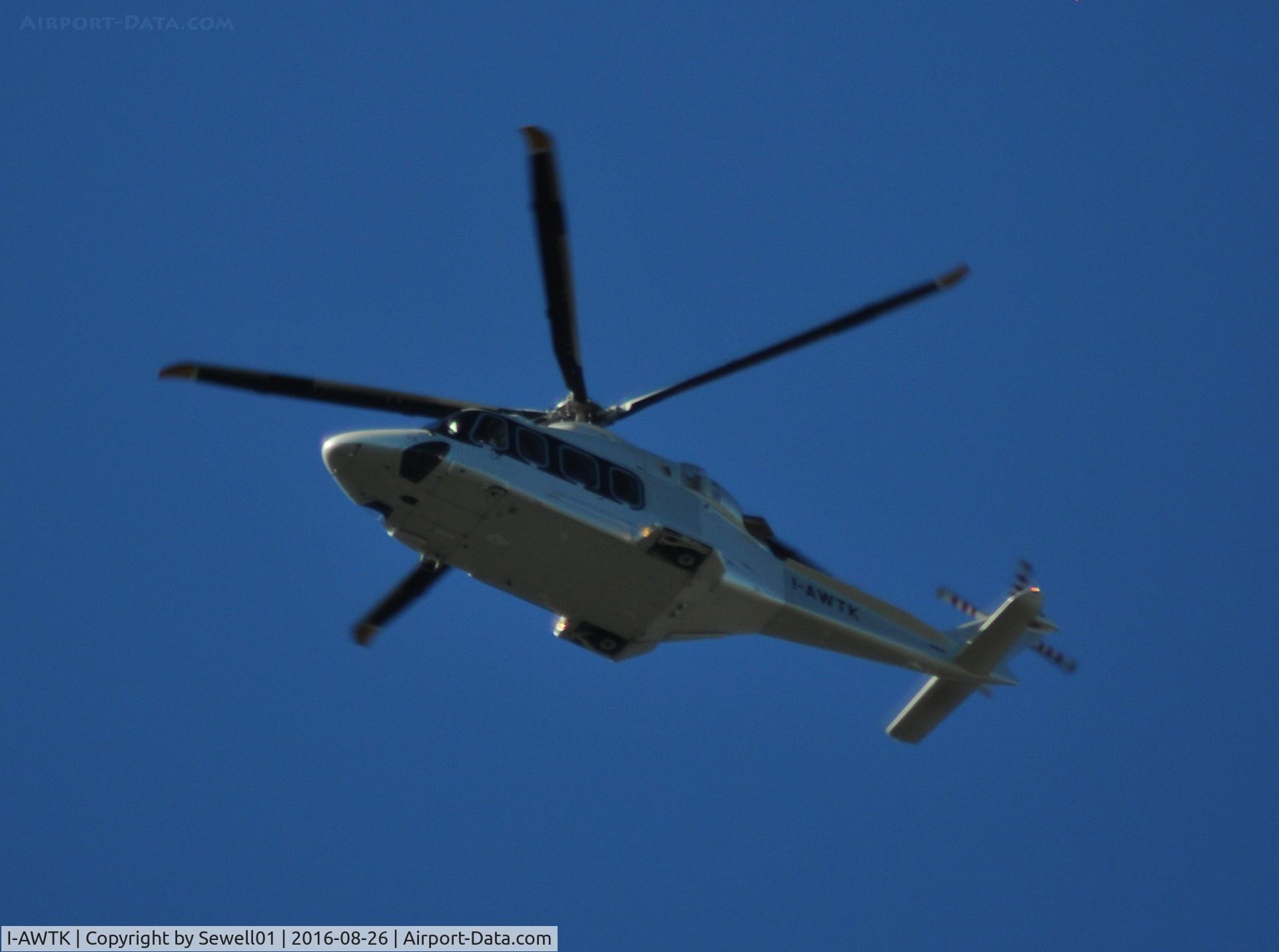 I-AWTK, 2011 AgustaWestland AW-139 C/N 31353, Overhead Walton-on-Thames