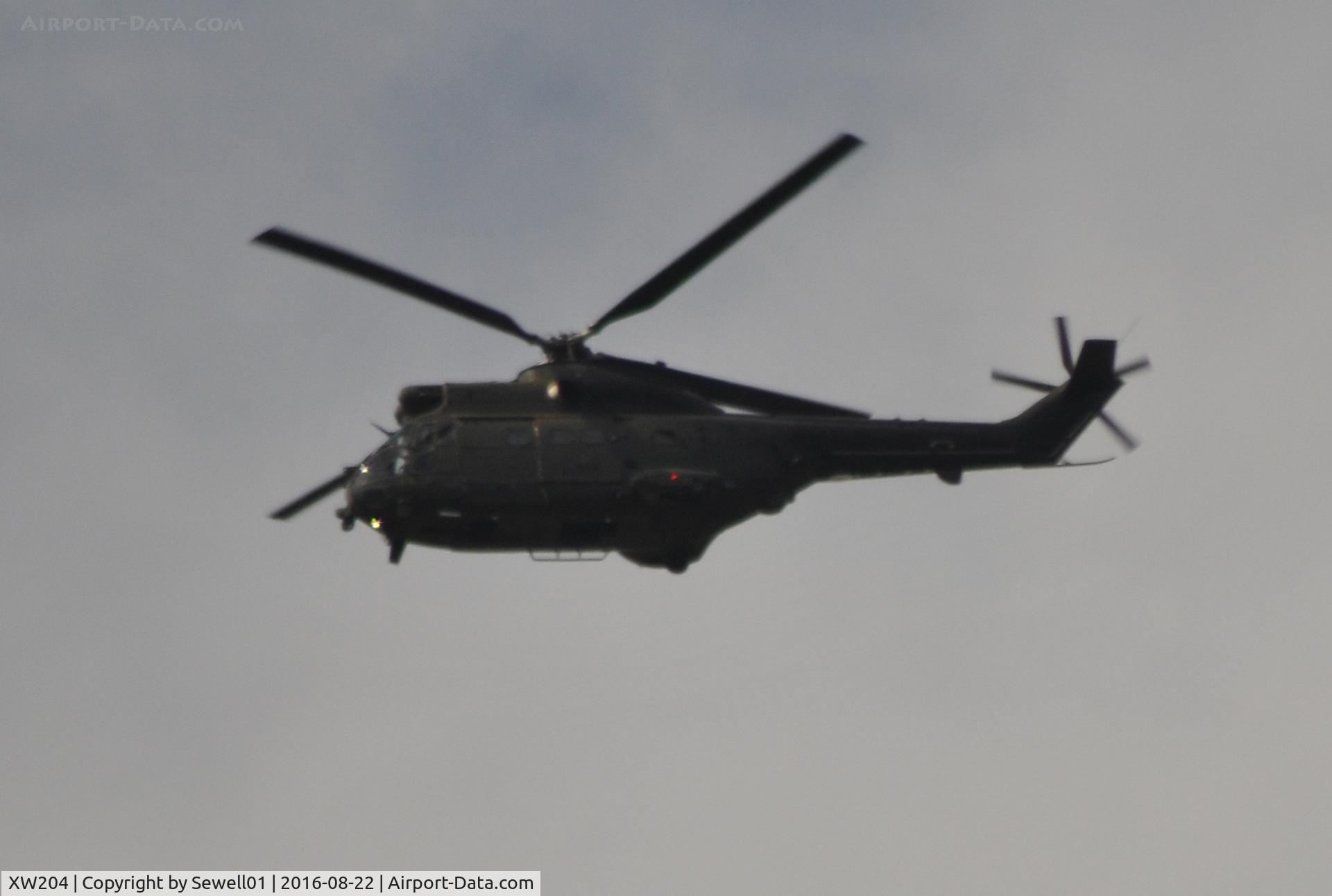 XW204, Westland Puma HC.2 C/N 1074/F9751, Overhead Walton-on-Thames