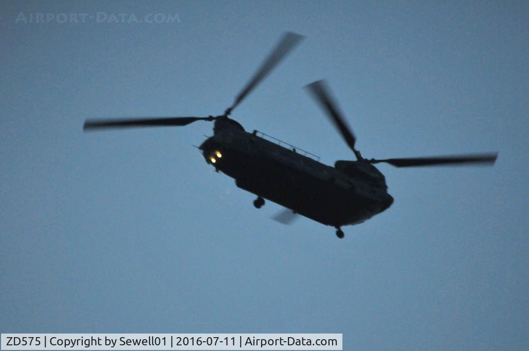 ZD575, 1984 Boeing Vertol Chinook HC.4 C/N MA035/M7023, Overhead Walton-on-Thames
