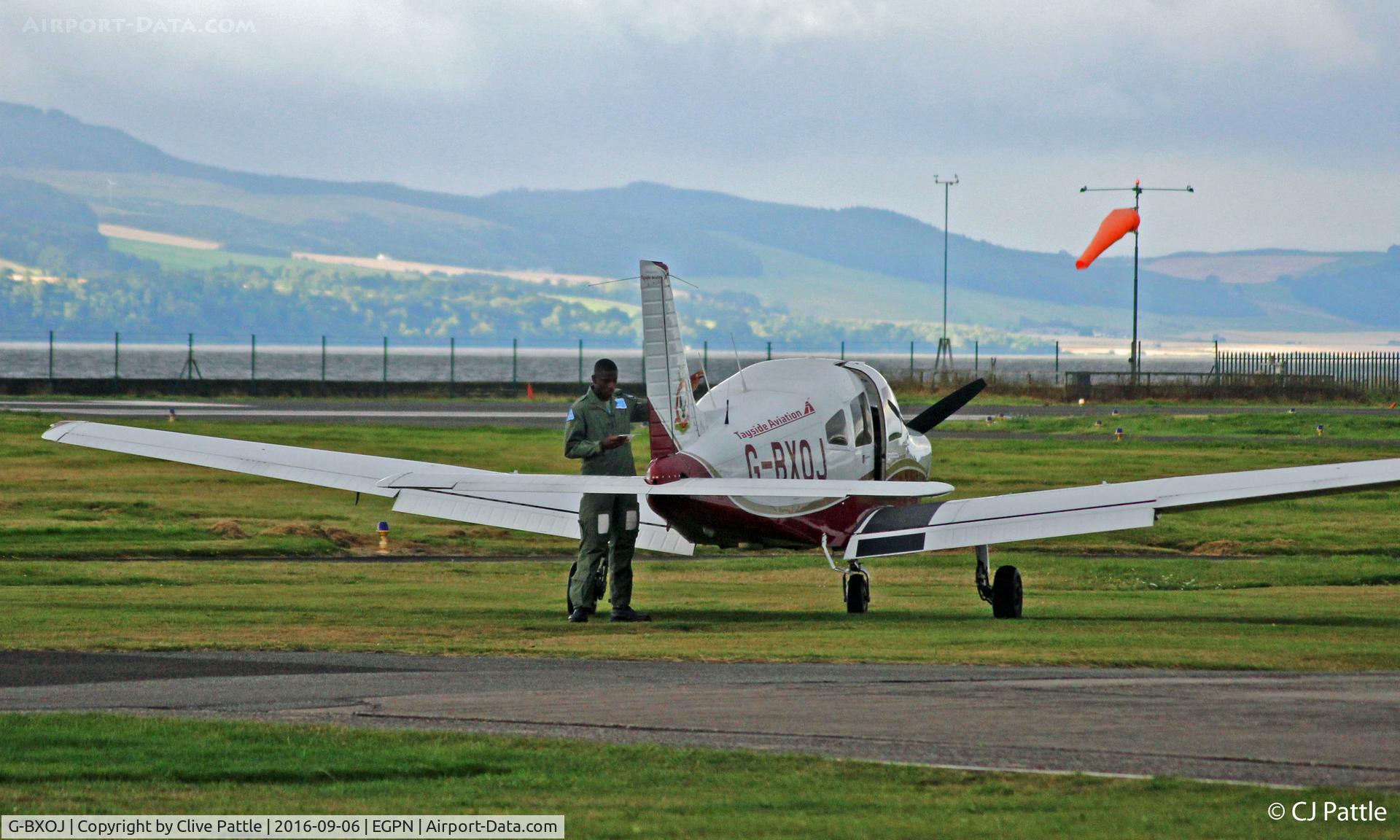 G-BXOJ, 1996 Piper PA-28-161 Warrior III C/N 2842010, Pre-flight checks at Dundee EGPN