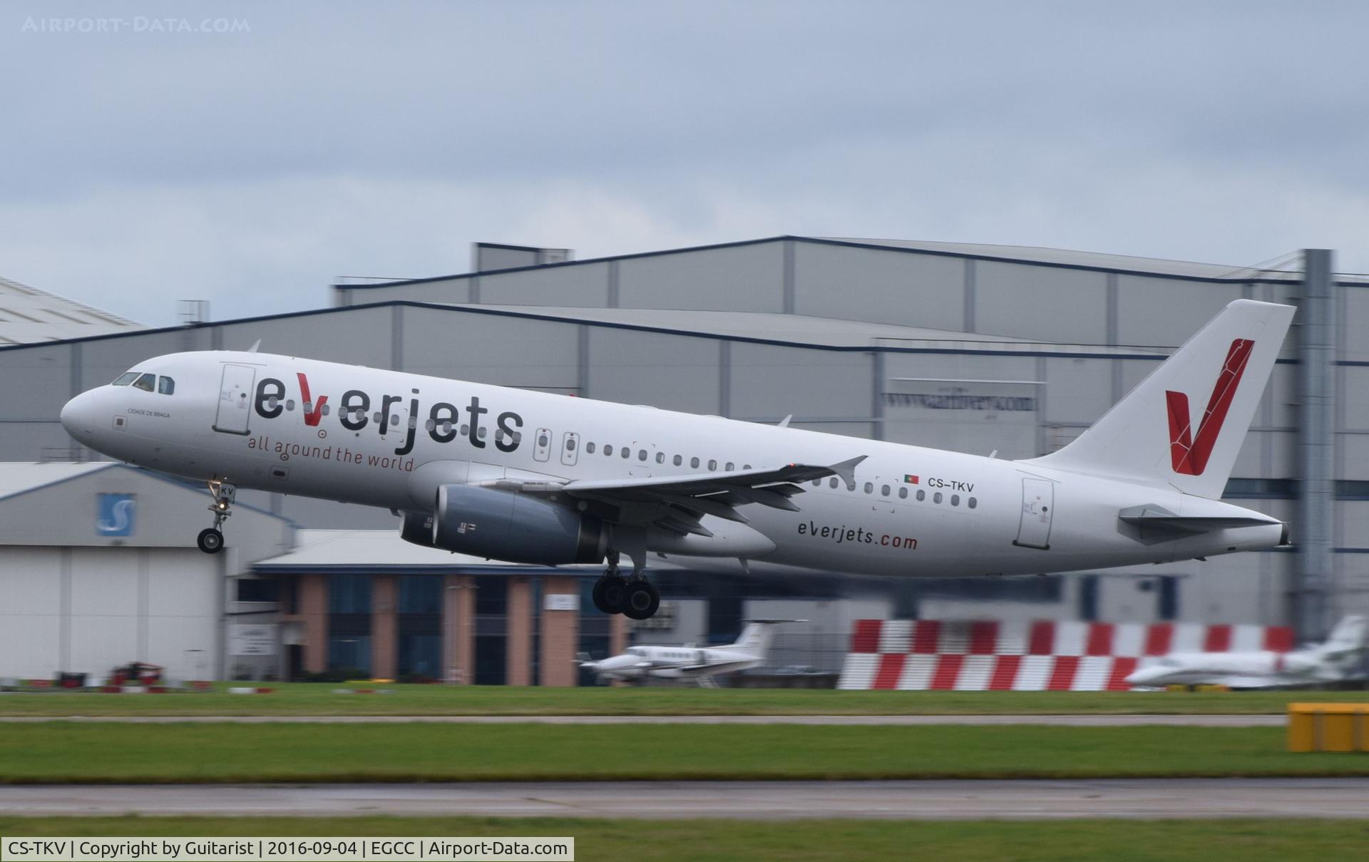 CS-TKV, 2001 Airbus A320-232 C/N 1422, At Manchester
