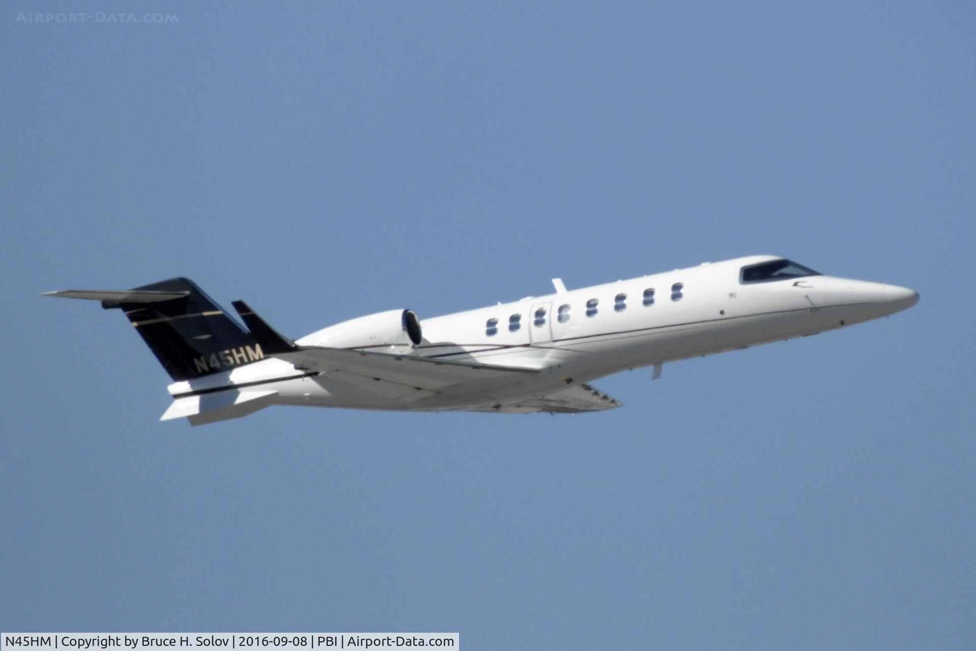 N45HM, 1999 Learjet Inc 45 C/N 023, takeoff