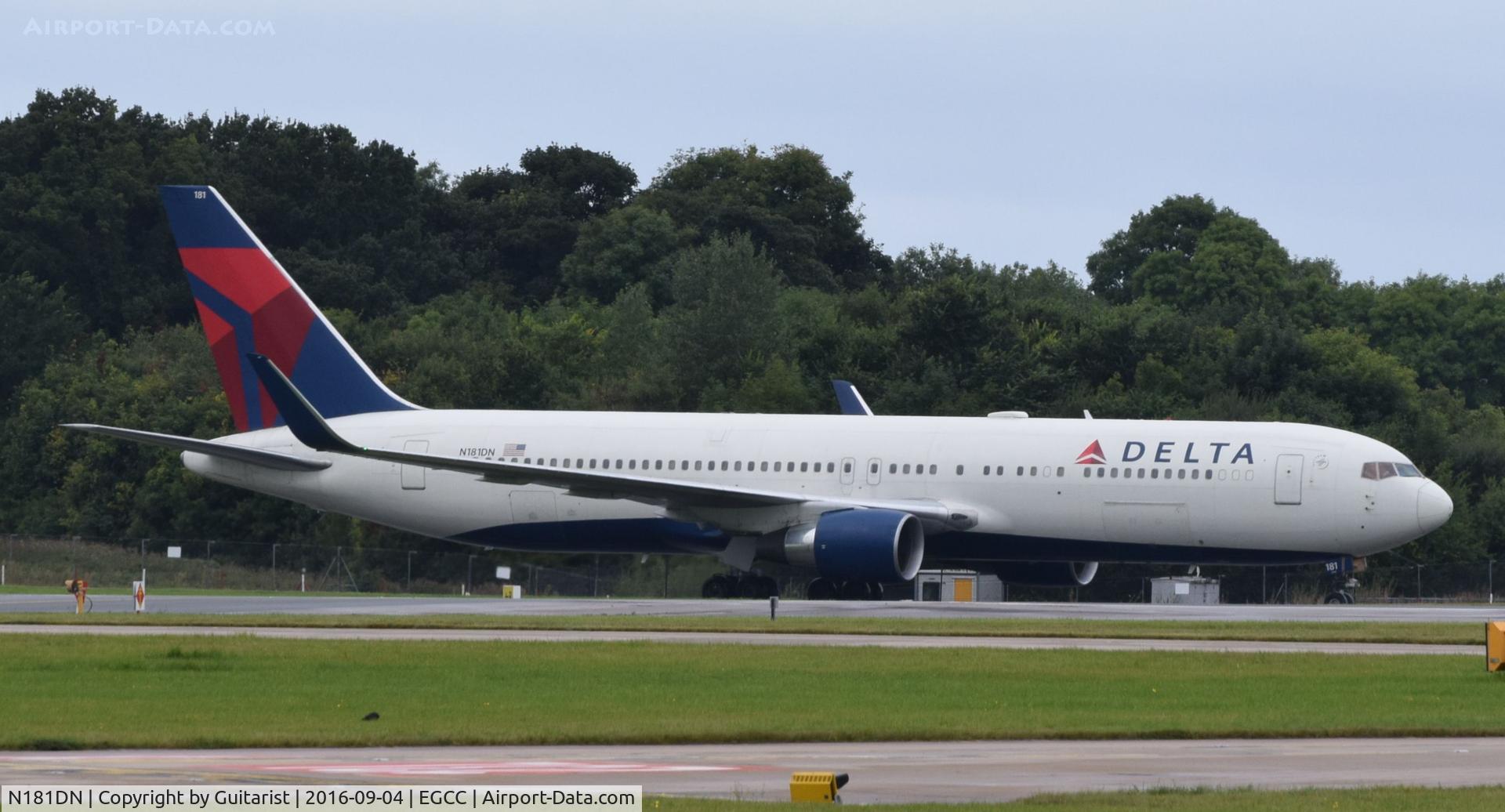 N181DN, 1992 Boeing 767-332 C/N 25986, At Manchester