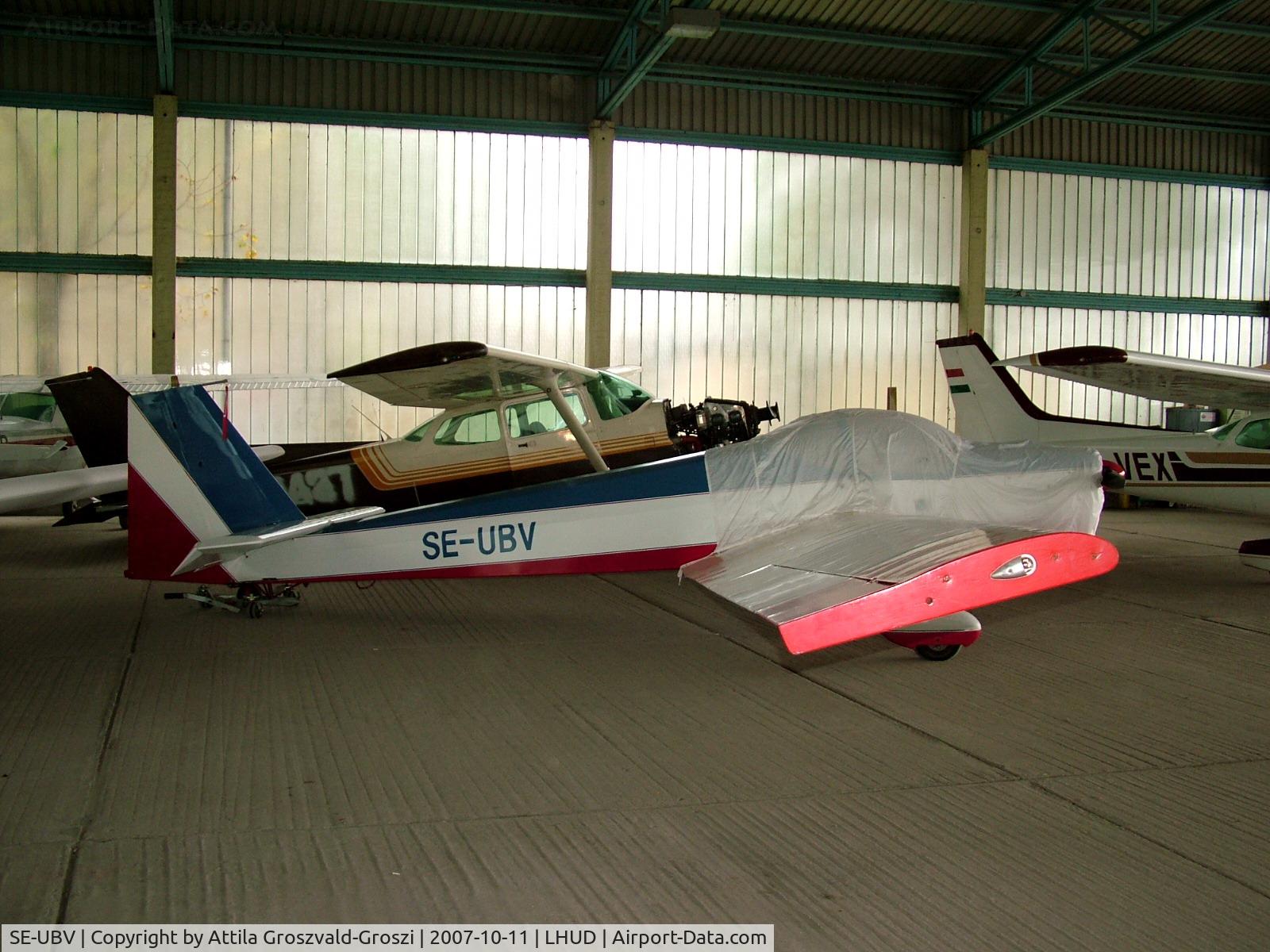 SE-UBV, 1982 Scheibe SF-25C Falke C/N 44325, Szeged Airport, Hungary
