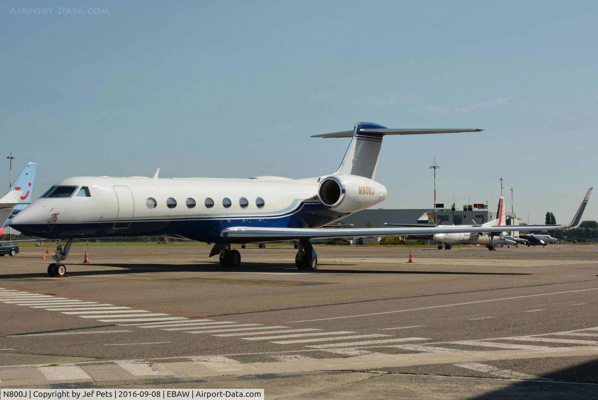 N800J, 1998 Gulfstream Aerospace G-IV C/N 1333, Parked.