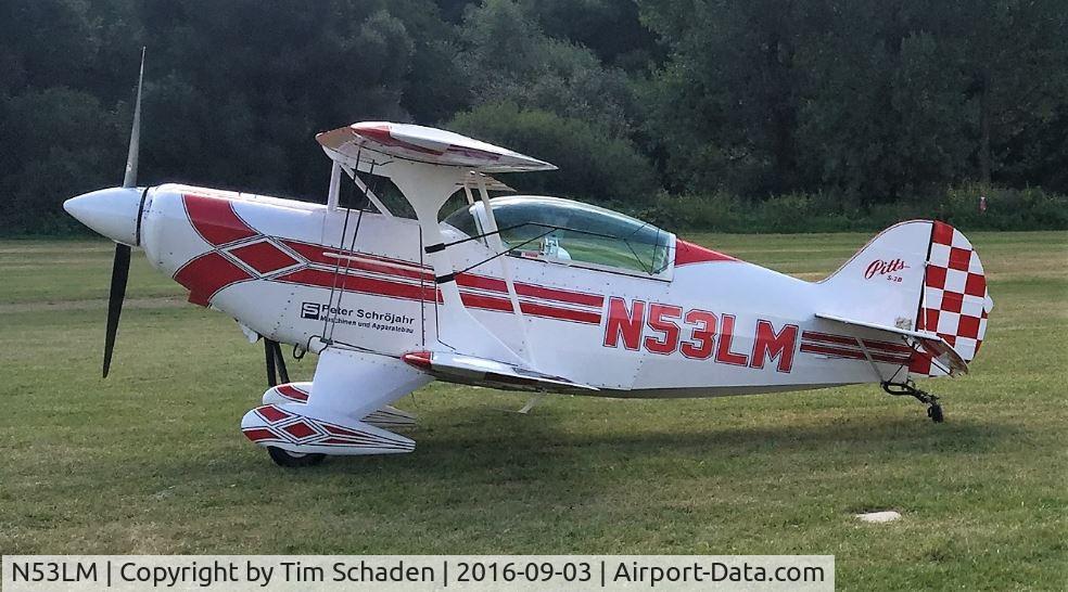 N53LM, 1983 Pitts S-2B Special C/N 5029, Pitts S-2B vom Acroteam Meschede auf den Flugtagen Hattorf. Die Pitts Specials wurden wie in den letzten Jahren von Jan Schröjahr und Torsten Weiss vorgeführt. Maxi Schauerte vertrat Carsten Hillebrand in dessen Pitts Special. 