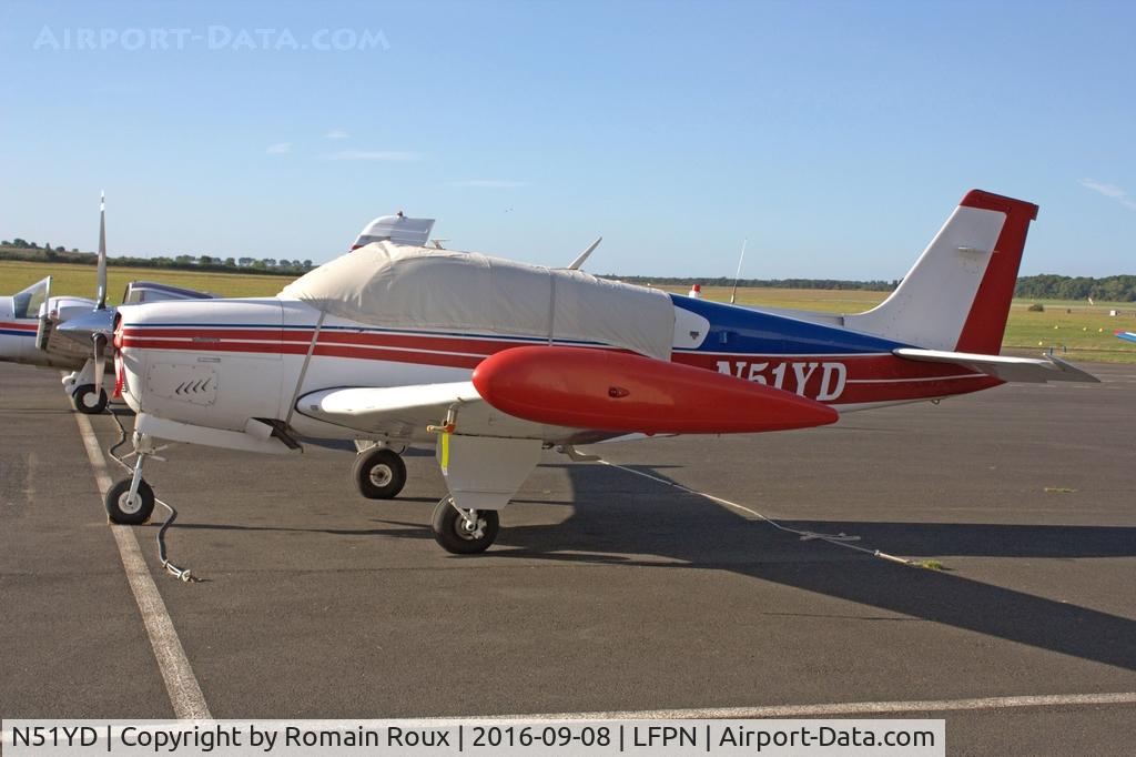 N51YD, Beech F33A Bonanza C/N CE-867, Parked