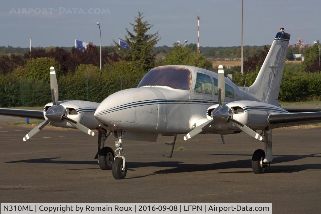 N310ML, 1976 Cessna 310R C/N 310R-0586, Parked