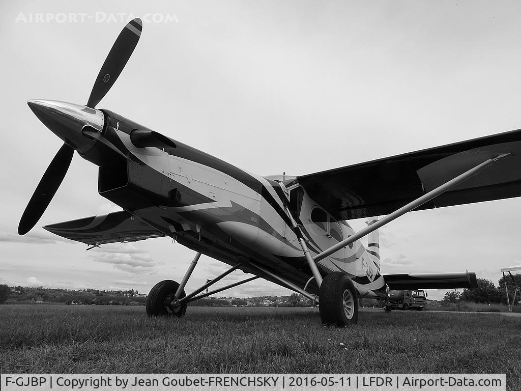 F-GJBP, Pilatus PC-6/B2-H4 Turbo Porter C/N 716, Space Droppings Sarl La Reole