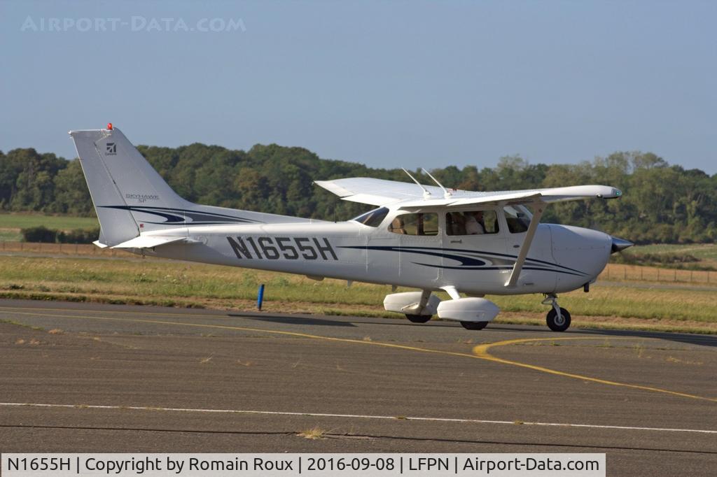 N1655H, 2005 Cessna 172S C/N 172S9914, Parked