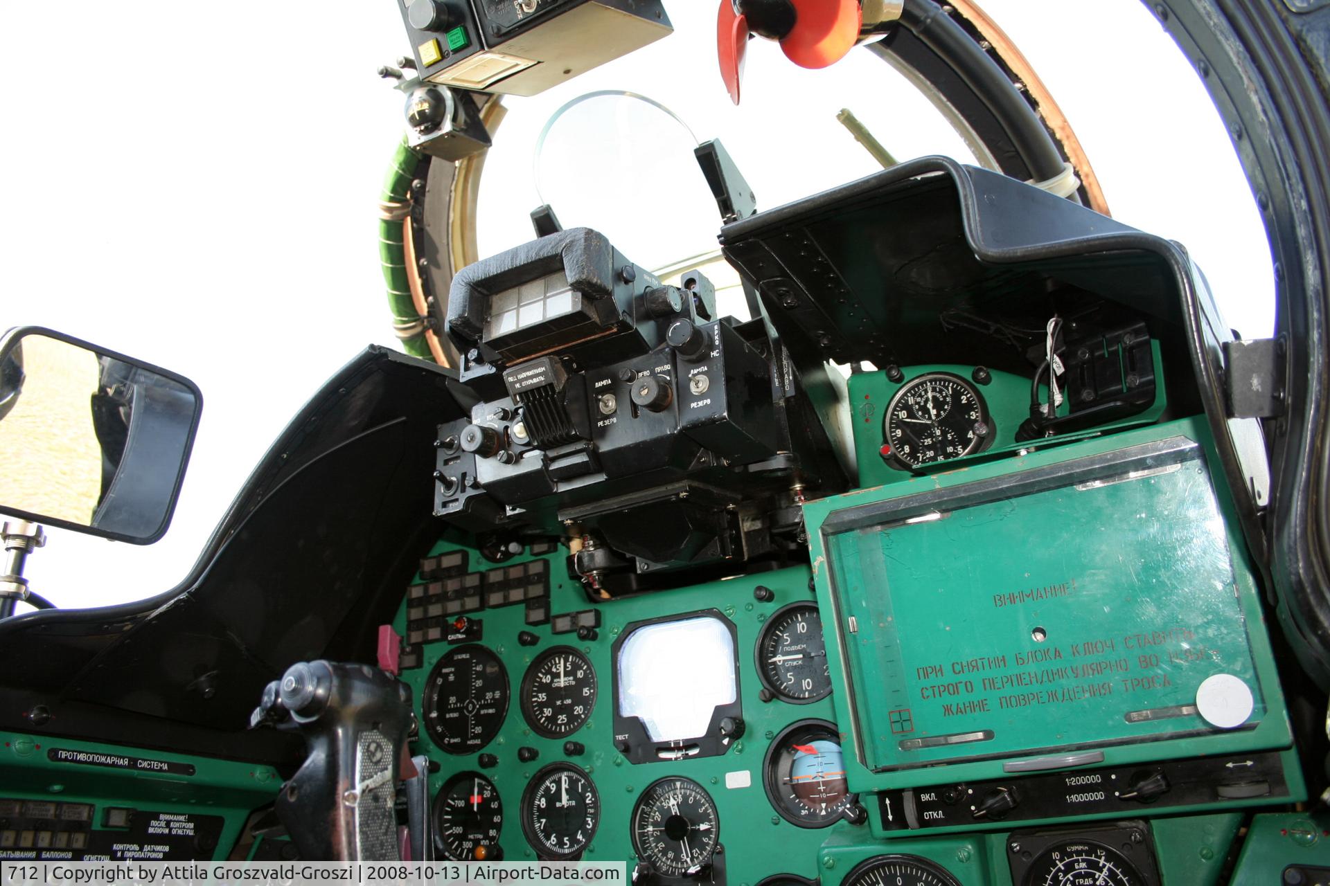 712, 1985 Mil Mi-24V Hind E C/N 220712, Veszprém, Jutas-Ujmajor. The Hungarian airforce is his practising base
