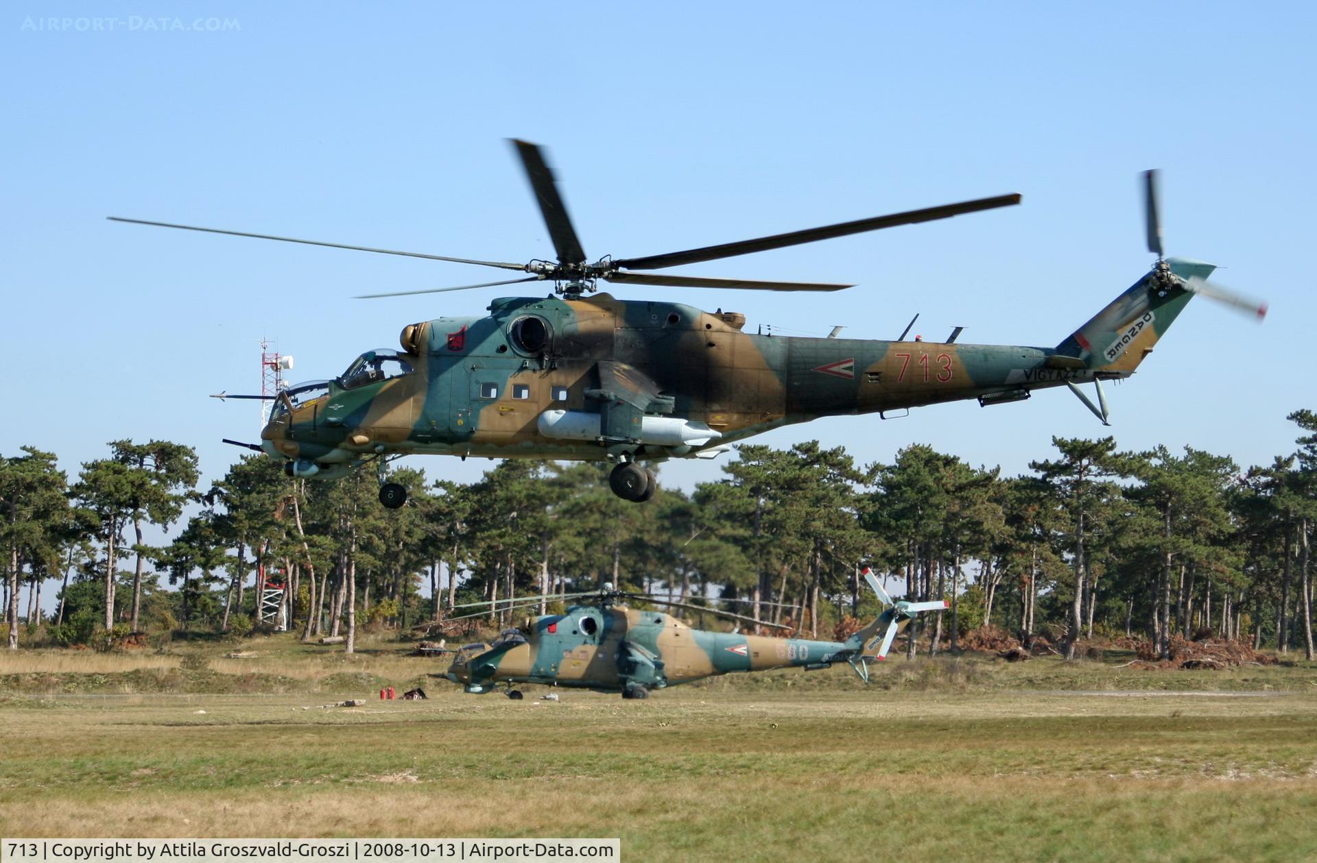 713, 1985 Mil Mi-24V Hind E C/N 220713, Veszprém, Jutas-Ujmajor. The Hungarian airforce is his practising base