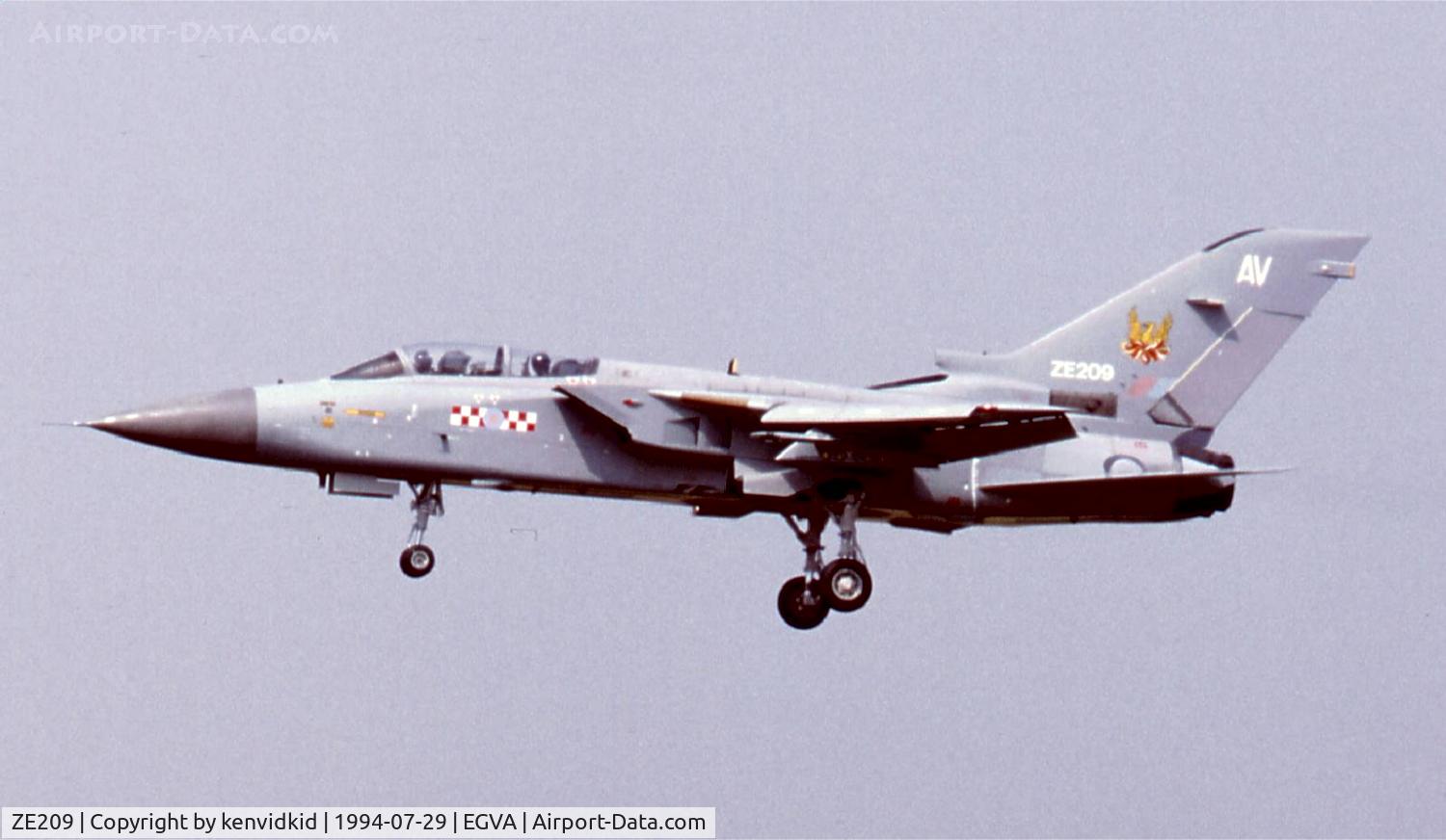 ZE209, 1987 Panavia Tornado F.3 C/N AS027/583/3261, Royal Air Force arriving at RIAT.