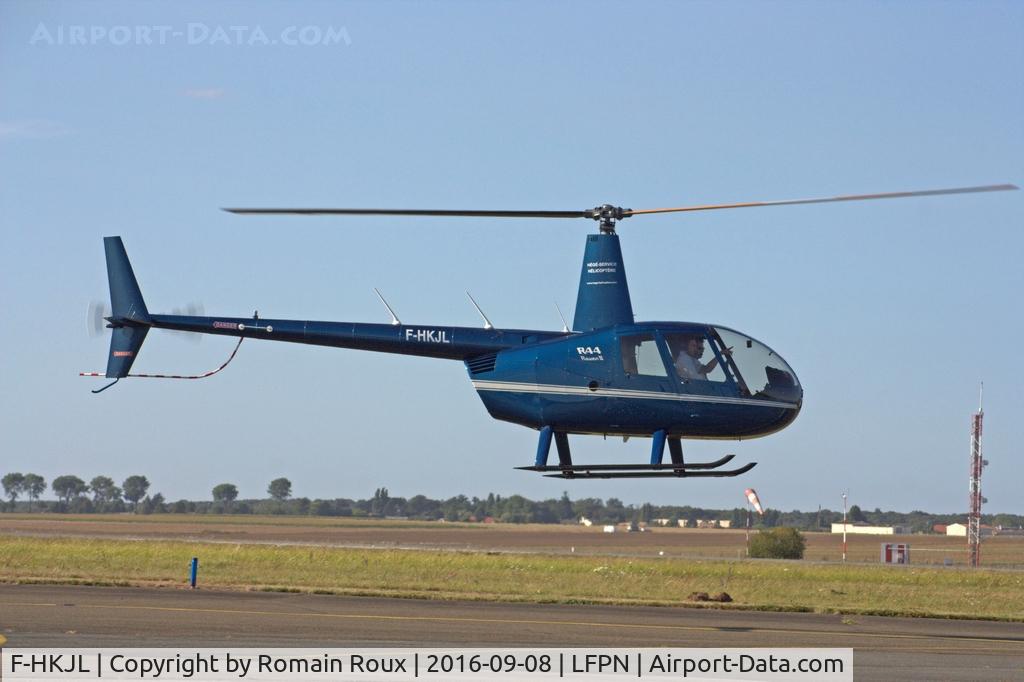 F-HKJL, Robinson R44  Raven II C/N 13383, Taxiing