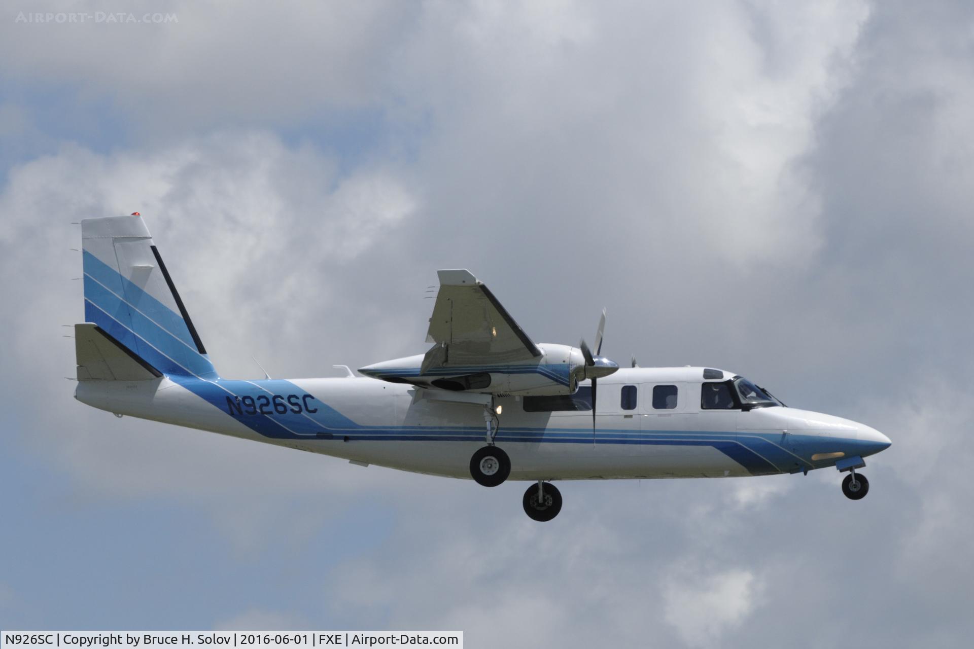 N926SC, 1980 Rockwell International 690C C/N 11622, approach to FXE