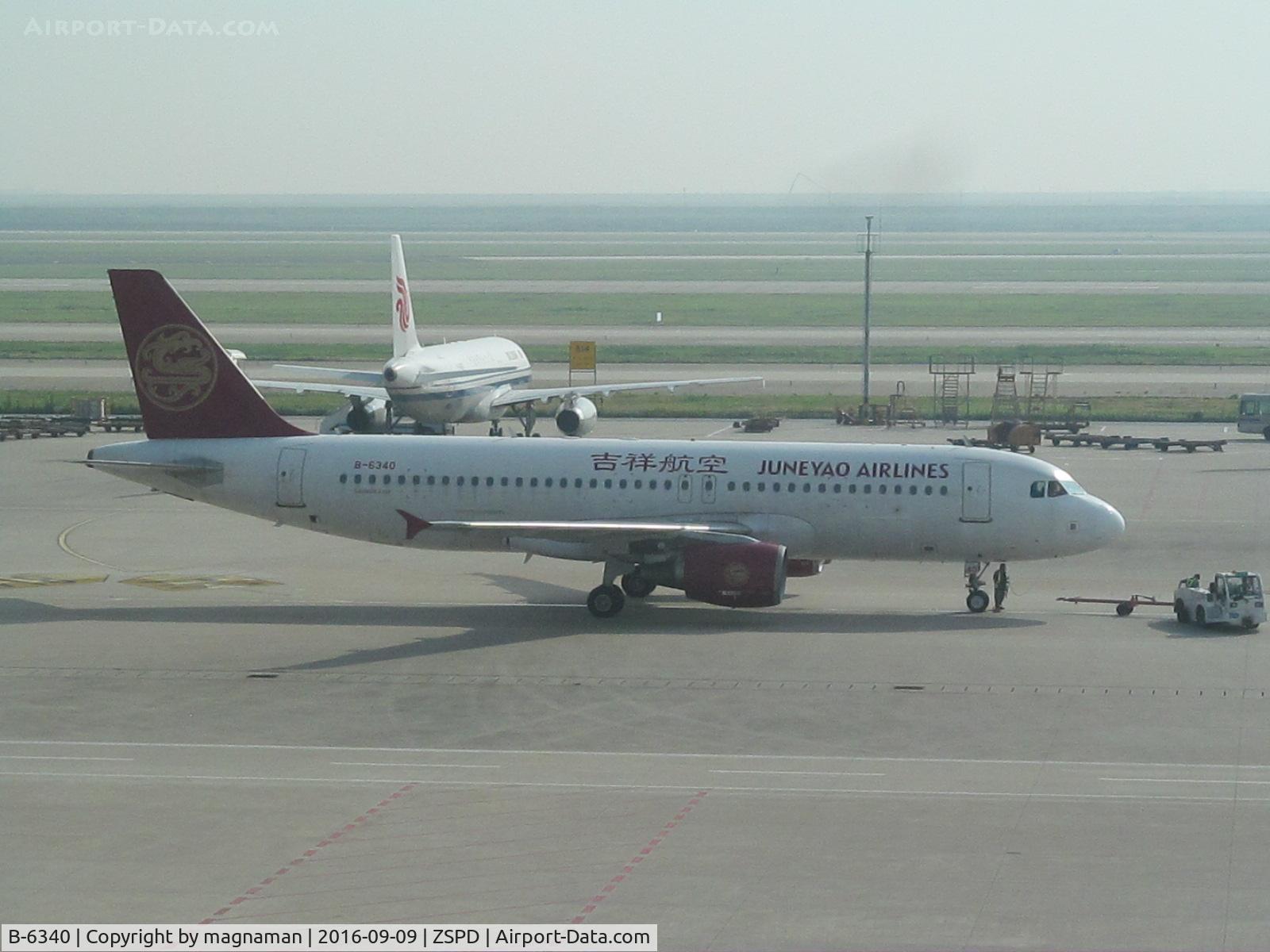 B-6340, 2007 Airbus A320-214 C/N 3234, taxying to stand