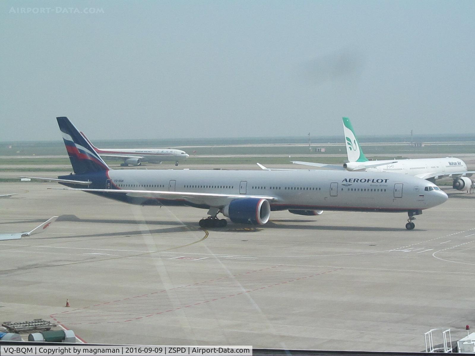 VQ-BQM, 2016 Boeing 777-3M0/ER C/N 41694, about to park up