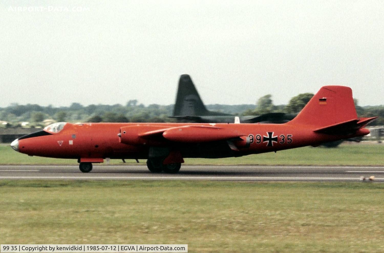 99 35, 1954 English Electric Canberra B.2 C/N R3/EA3/6652, German Air Force arriving at IAT.