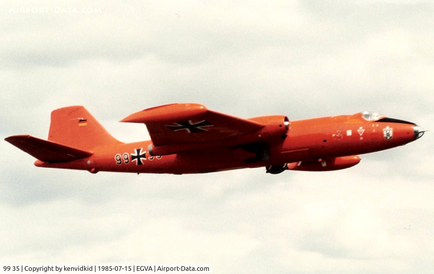 99 35, 1954 English Electric Canberra B.2 C/N R3/EA3/6652, German Air Force departing IAT.