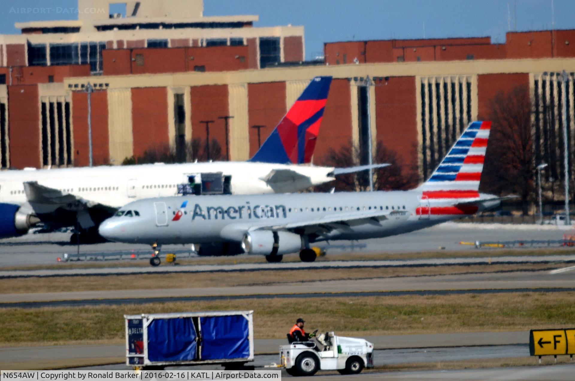 N654AW, 1999 Airbus A320-232 C/N 1050, Landing Atlanta