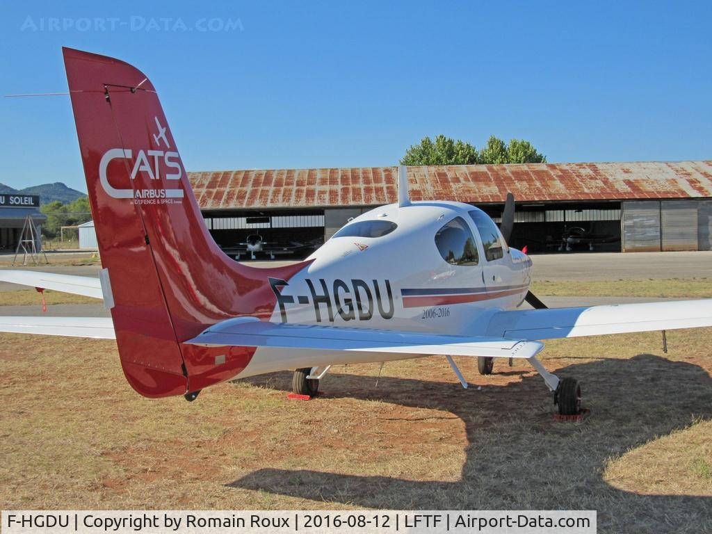 F-HGDU, Cirrus SR20 C/N 2152, Parked