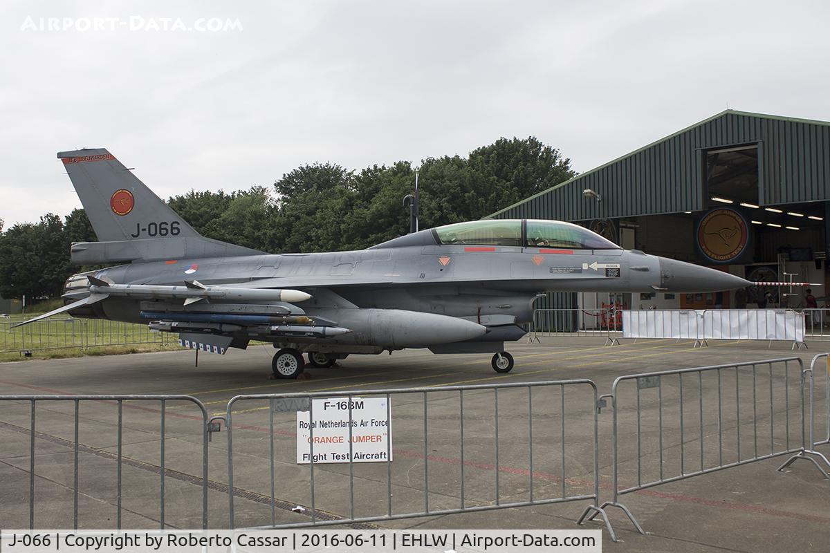 J-066, 1987 General Dynamics F-16BM Fighting Falcon C/N 6E-35, Luchtmahdagen 2016