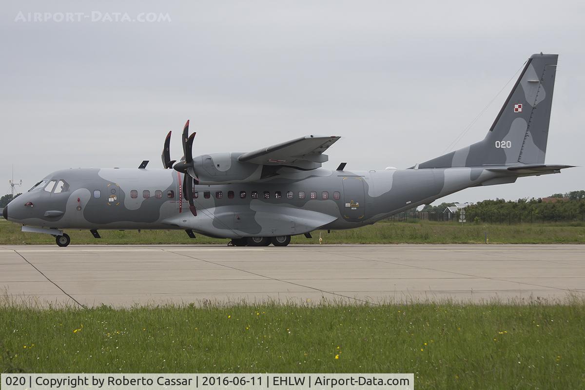 020, CASA C-295M C/N S-044, Luchtmahdagen 2016