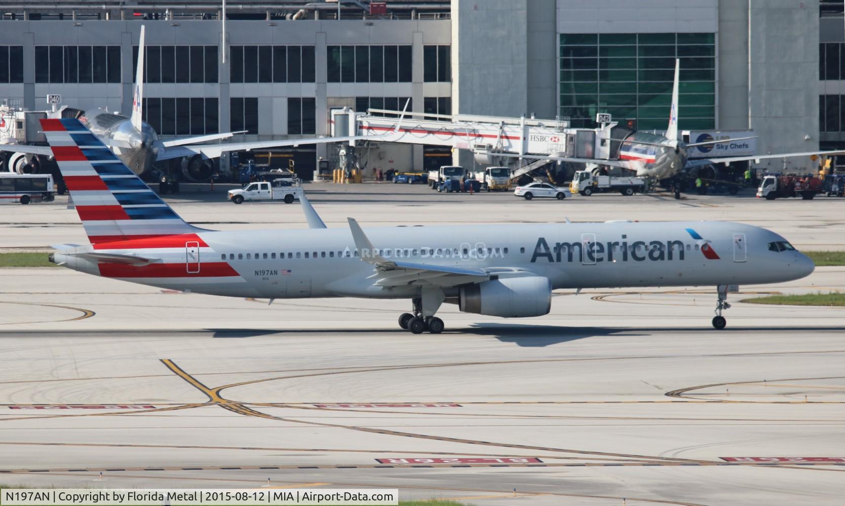 N197AN, 2001 Boeing 757-223 C/N 32391/988, American