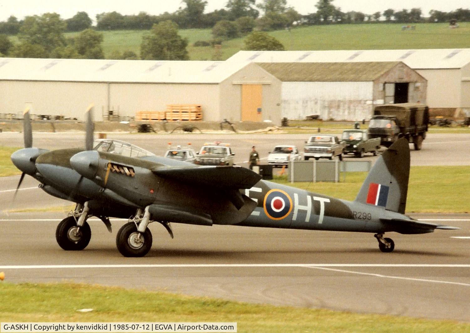 G-ASKH, 1965 De Havilland DH98 Mosquito T.3 C/N RR299, British Aerospace arriving at IAT.