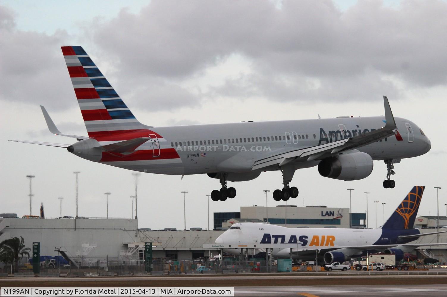 N199AN, 2001 Boeing 757-223 C/N 32393, American