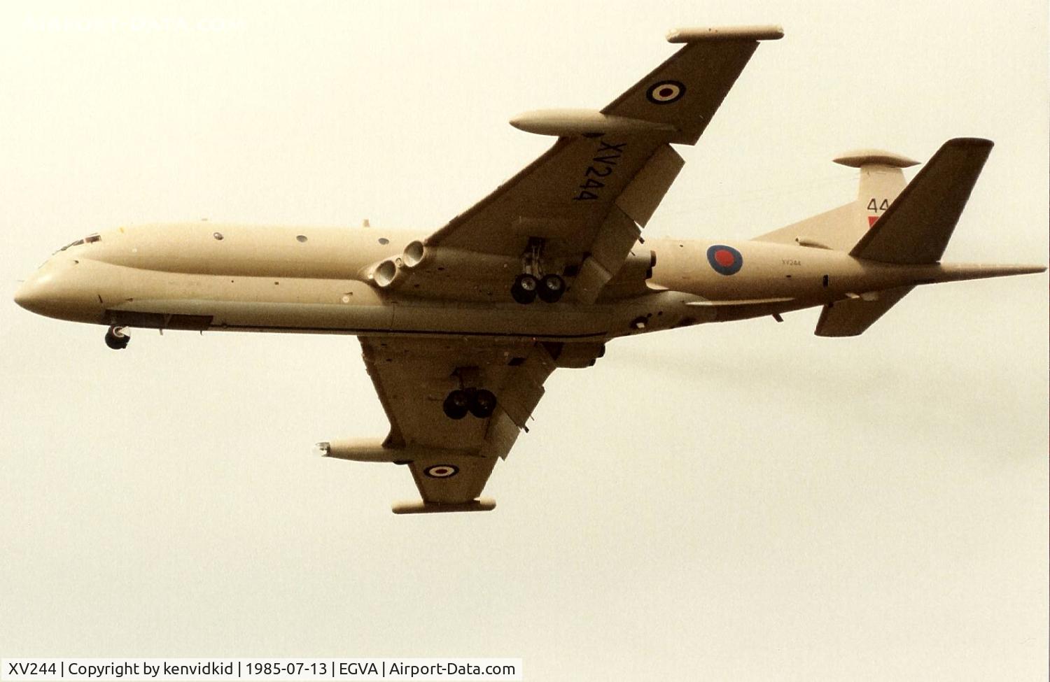 XV244, Hawker Siddeley Nimrod MR.2 C/N 8019, Royal Air Force landing following it's display at IAT.