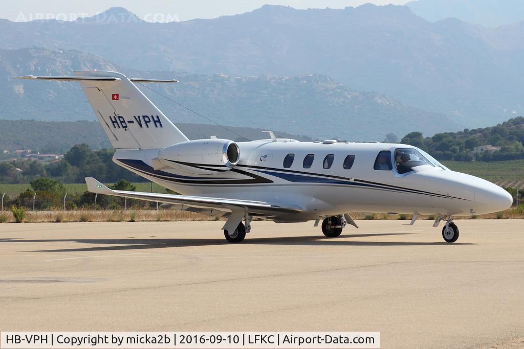 HB-VPH, 2015 Cessna 525 Citation M2 C/N 525-0862, Taxiing