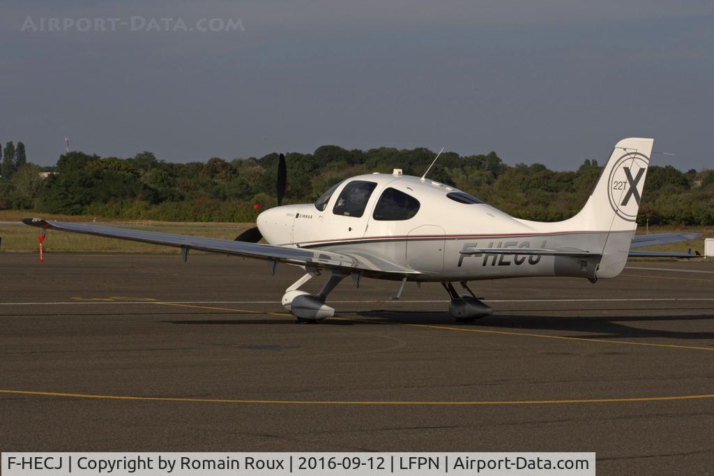 F-HECJ, 2011 Cirrus SR22TX C/N 0176, Parked