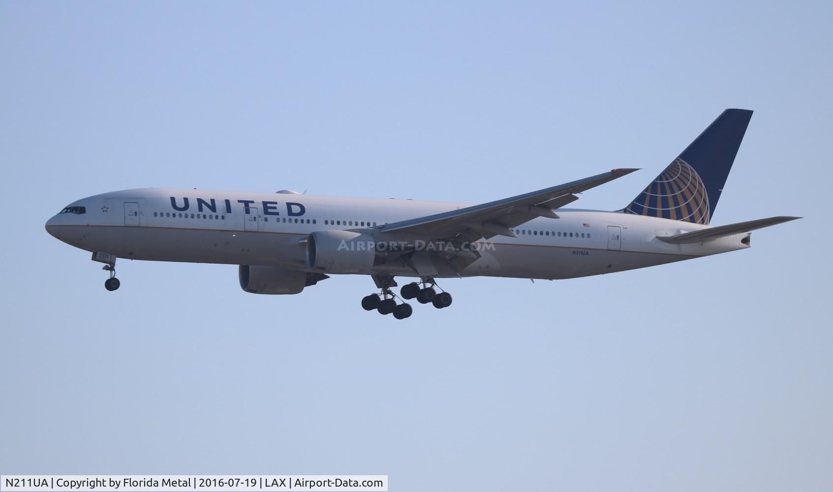 N211UA, 2000 Boeing 777-222 C/N 30217, United