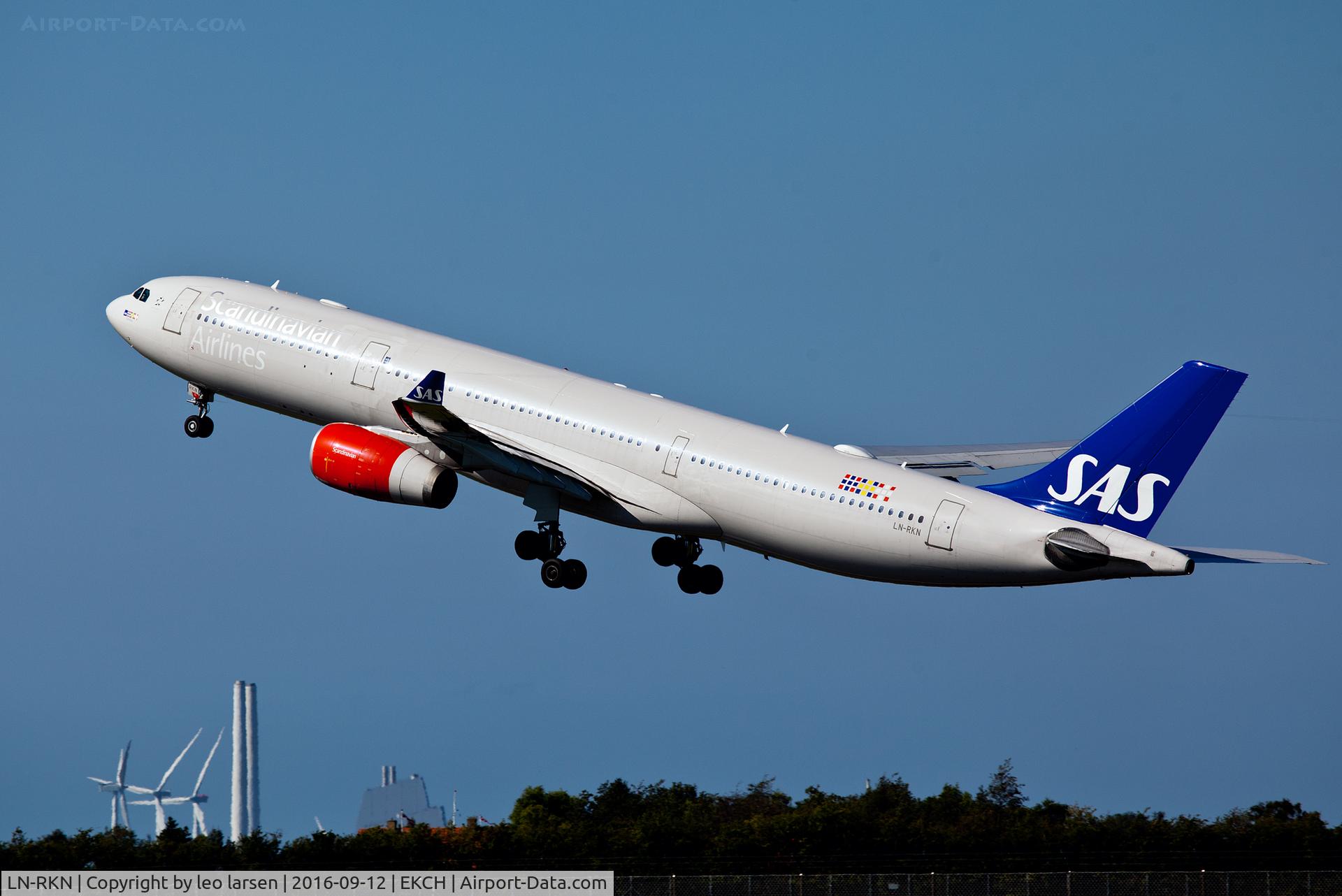 LN-RKN, 2003 Airbus A330-343X C/N 568, Copenhagen 12.9.16
