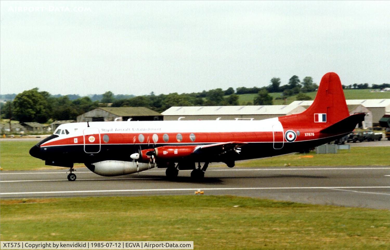 XT575, 1961 Vickers Viscount 837 C/N 438, Royal Aircraft Establishment arriving at IAT.
