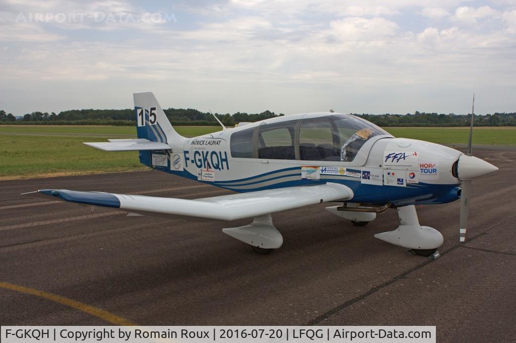 F-GKQH, Robin DR-400-140B Major C/N 2053, Parked