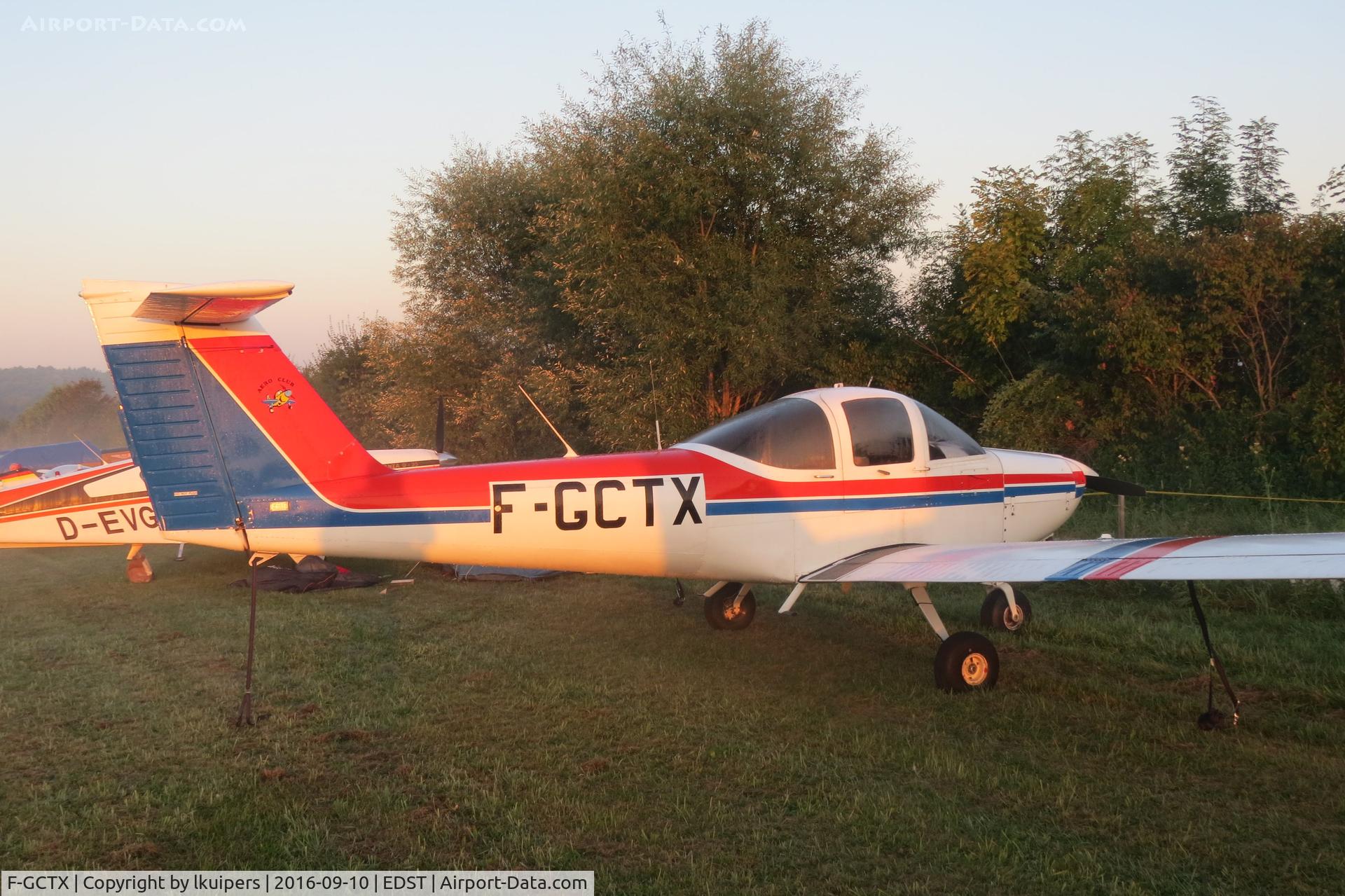 F-GCTX, Piper PA-38-112 Tomahawk Tomahawk C/N 3880A0088, On a sunny early morning at the Hahnweide