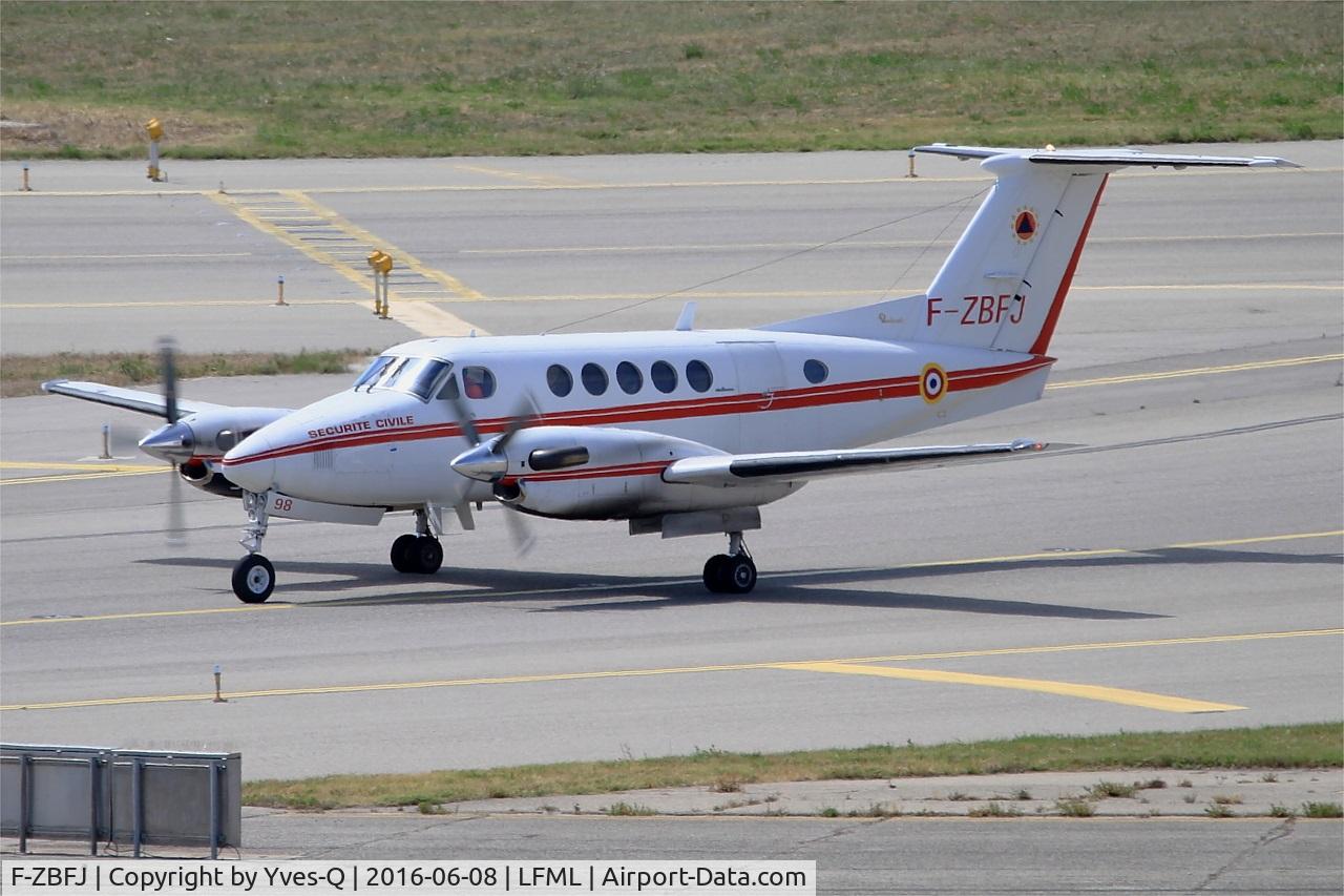 F-ZBFJ, 1982 Beech B200 King Air C/N BB-1102, Beech B200 King Air, Taxiing to holding point rwy 31R, Marseille-Provence Airport (LFML-MRS)
